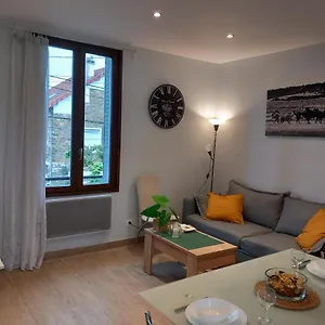 Beau F2-5mn Aeroport D'orly-parking Prive Gratuit Appartement